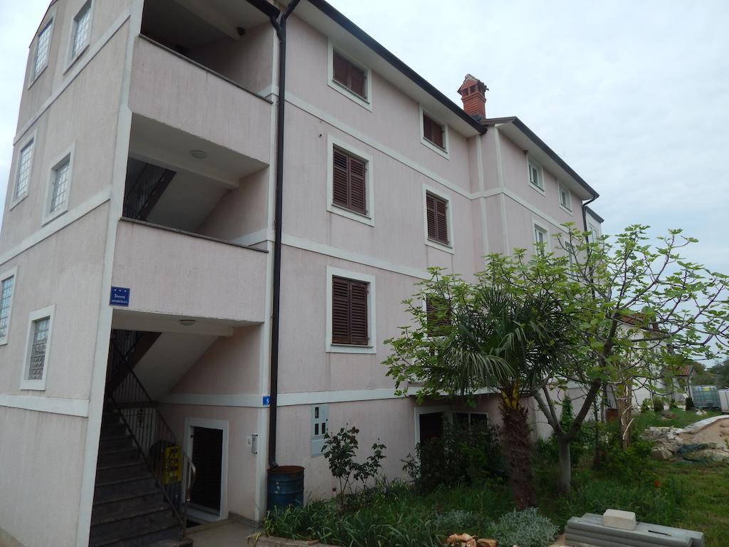 Apartments Vilanija Cameră foto